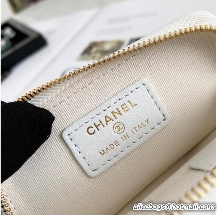 Luxury Classic Chanel 19 Zip Card bag 82086 white