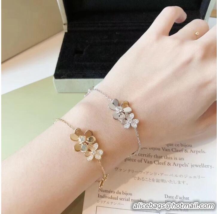 Newly Launched Van Cleef & Arpels Bracelet CE6934