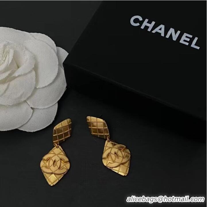 Particularly Recommended Chanel Earrings CE7011