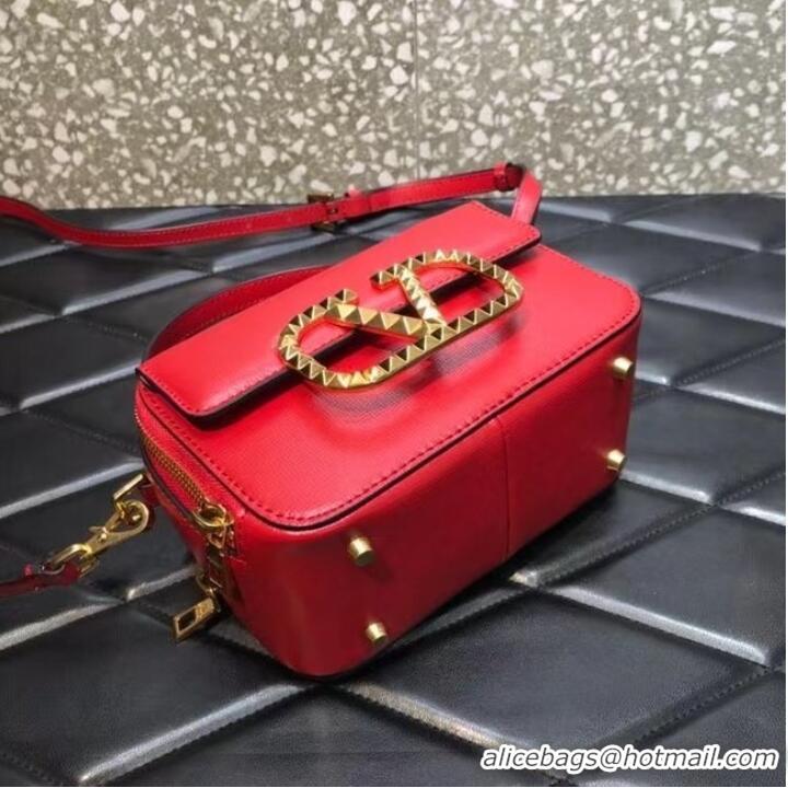 Famous Brand VALENTINO GARAVANI Rockstud Alcove small grain calf leather 2B0058 red