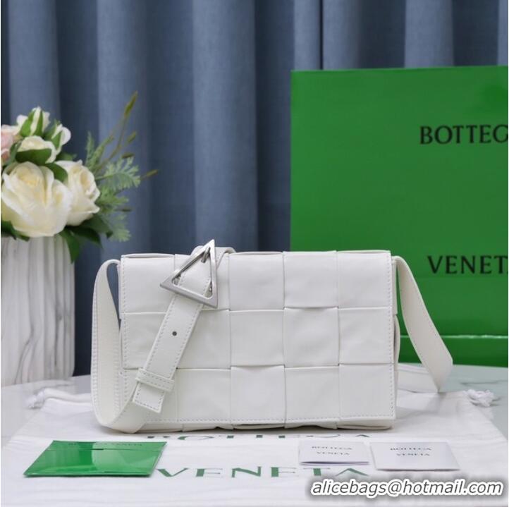 Famous Brand Bottega Veneta CASSETTE 018101 White