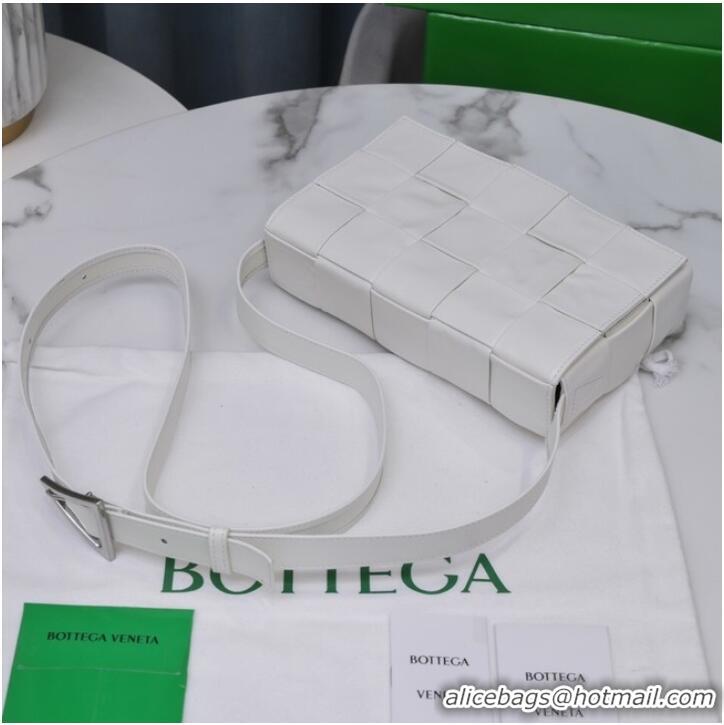 Famous Brand Bottega Veneta CASSETTE 018101 White