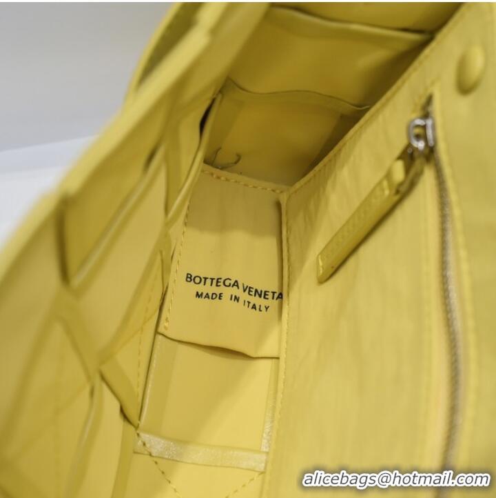 Well Crafted Bottega Veneta CASSETTE 018101 yellow