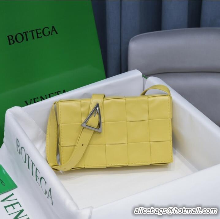 Well Crafted Bottega Veneta CASSETTE 018101 yellow