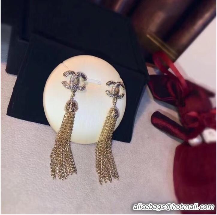 Inexpensive Classic Chanel Earrings CE7109