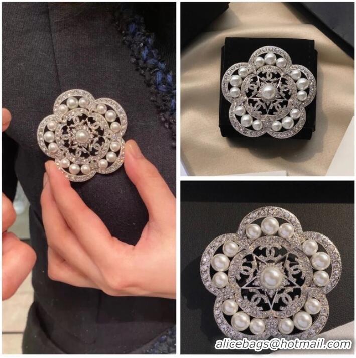 Buy Inexpensive Chanel Brooch CE7135