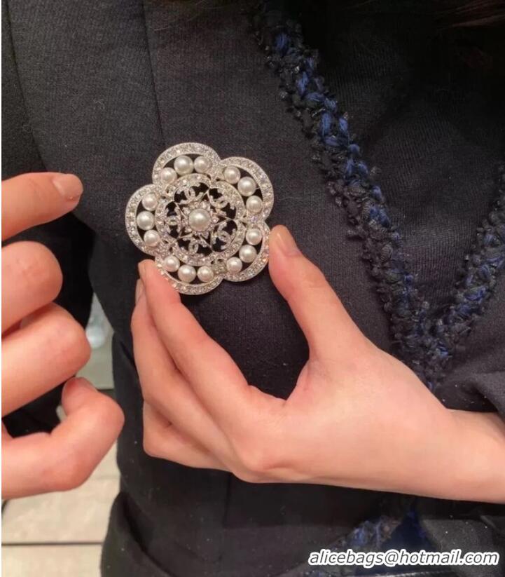 Buy Inexpensive Chanel Brooch CE7135