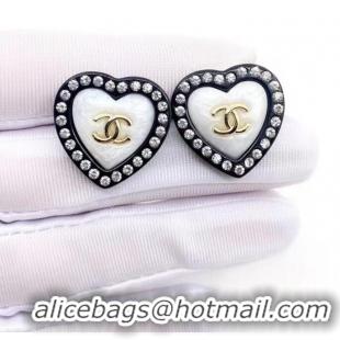 Well Crafted Chanel Earrings CE7196