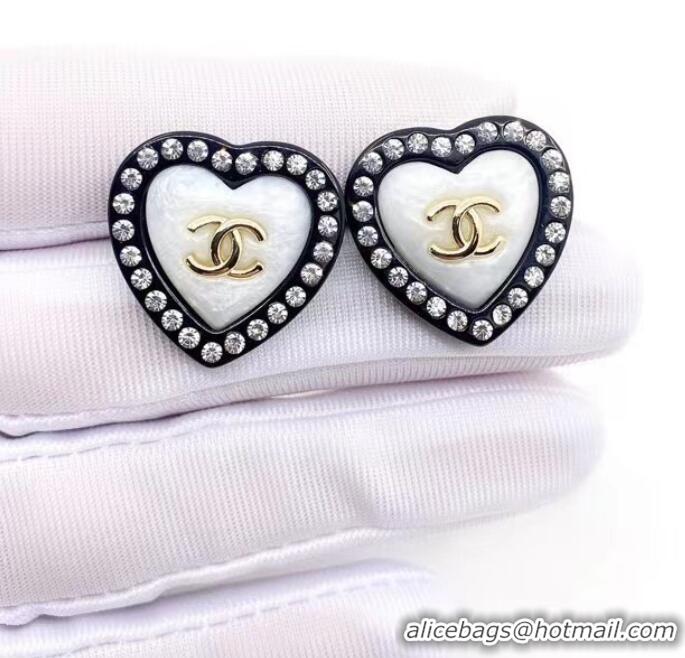 Well Crafted Chanel Earrings CE7196