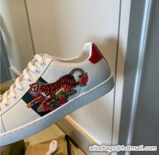 Discount Gucci Ace Sneakers with Tiger Patch 021606