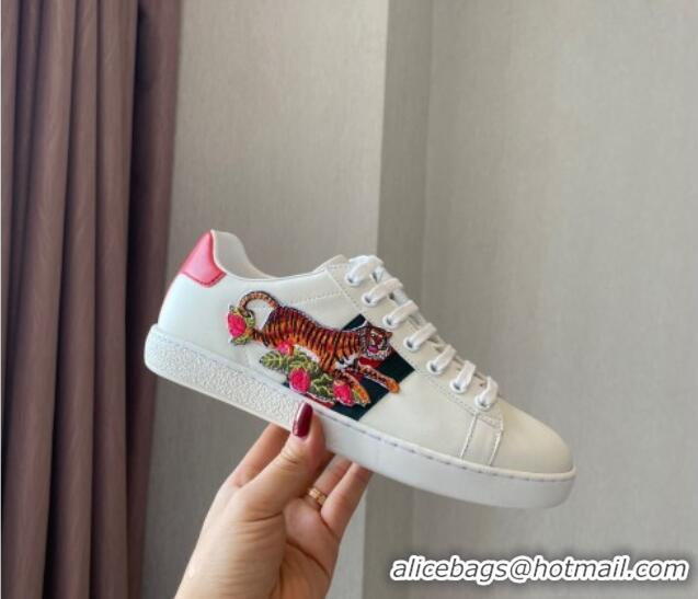 Discount Gucci Ace Sneakers with Tiger Patch 021606