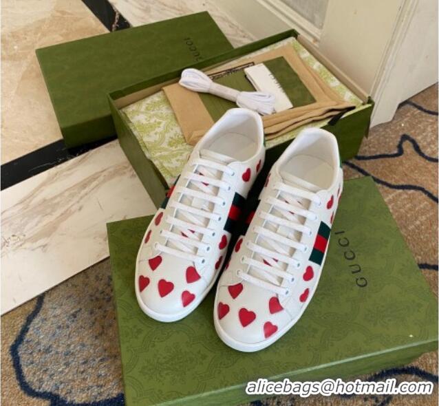 Best Design Gucci Ace Leather Sneakers with Red Heart 021609