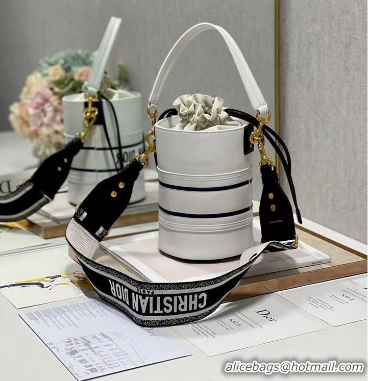 Famous Brand Dior Bubble Maple Leaf Calfskin Bucket Bag C9300 white