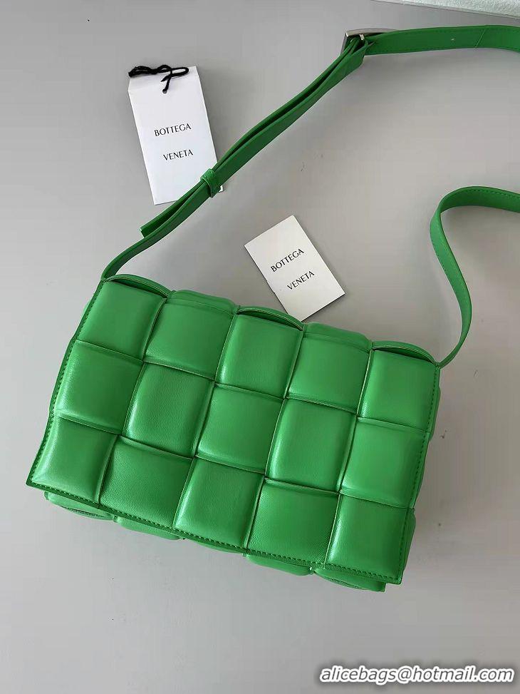 ​Top Grade Bottega Veneta PADDED CASSETTE Bag 591970 Green Silver