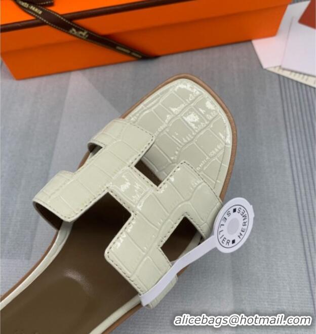 Top Grade Hermes Oran Stone Embossed Leather Flat Slide Sandals 0216114 White