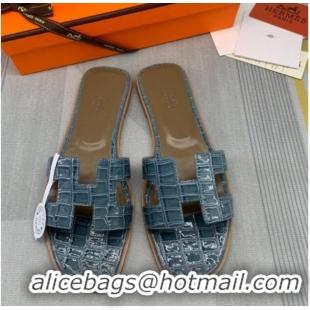 Good Looking Hermes Oran Stone Embossed Leather Flat Slide Sandals 0216114 Light Grey