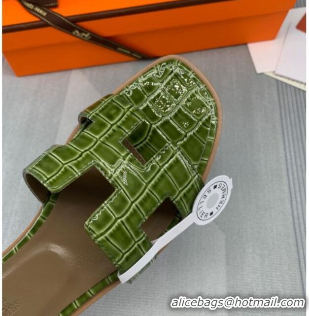 Shop Duplicate Hermes Oran Stone Embossed Leather Flat Slide Sandals 0216114 Army Green