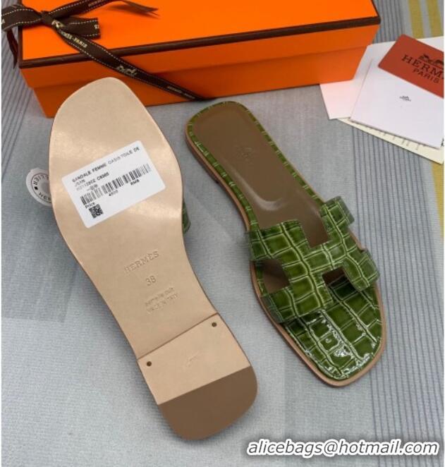 Shop Duplicate Hermes Oran Stone Embossed Leather Flat Slide Sandals 0216114 Army Green