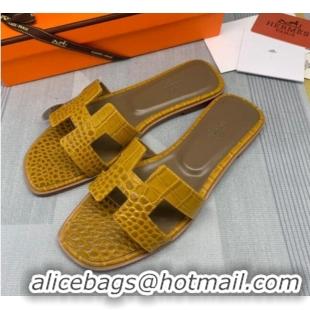 AAAAA Hermes Oran Crocodile Embossed Leather Flat Slide Sandals 0216139 Yellow