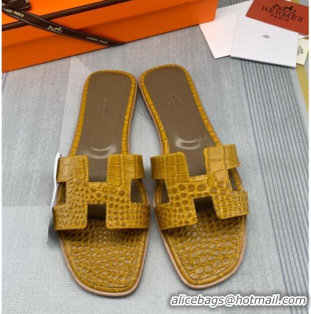 AAAAA Hermes Oran Crocodile Embossed Leather Flat Slide Sandals 0216139 Yellow