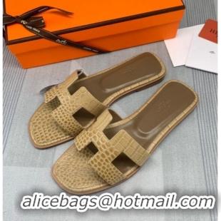 Trendy Design Hermes Oran Crocodile Embossed Leather Flat Slide Sandals 0216132 Light Yellow