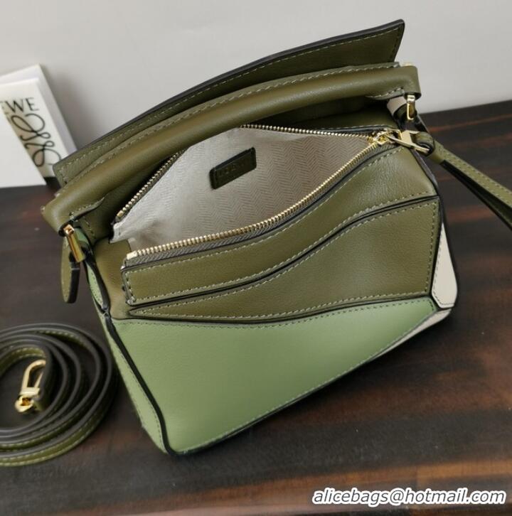 Luxury Inexpensive Loewe mini Puzzle Bag Original Leather 61841 green