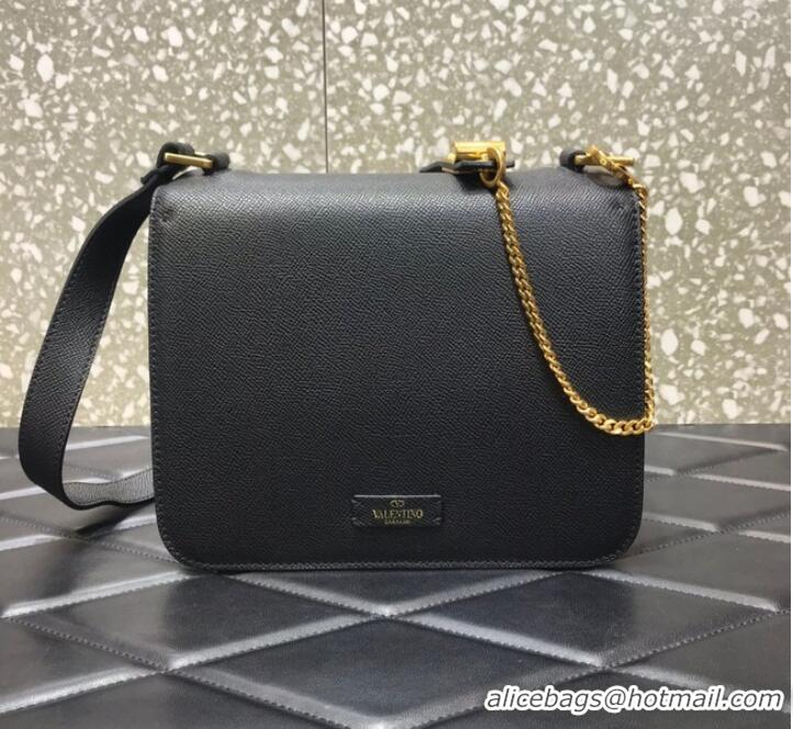 Top Quality VALENTINO GARAVANI Stud Sign Grained Calfskin Shoulder Bag 0809 black