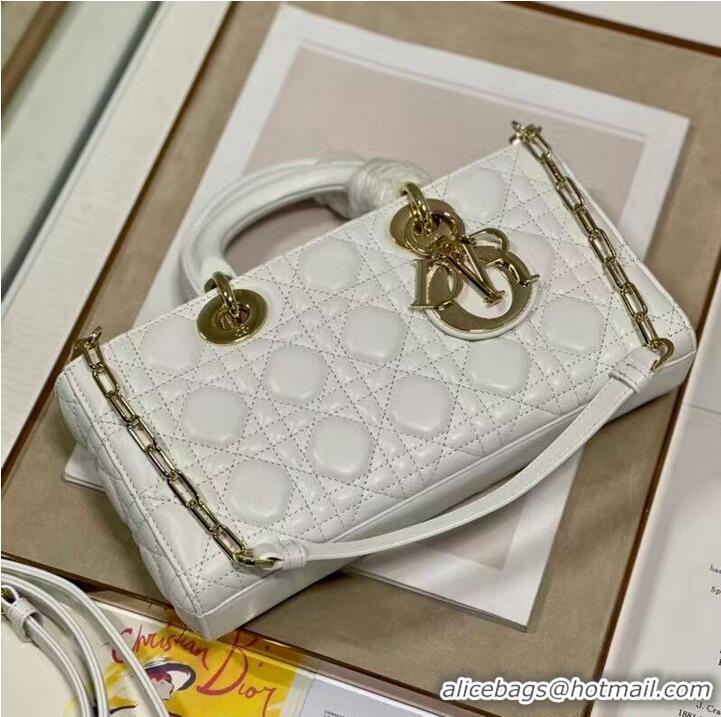 Market Sells MEDIUM LADY DIOR BAG Cannage Lambskin C2820 White