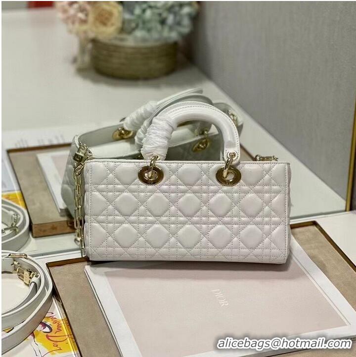 Market Sells MEDIUM LADY DIOR BAG Cannage Lambskin C2820 White