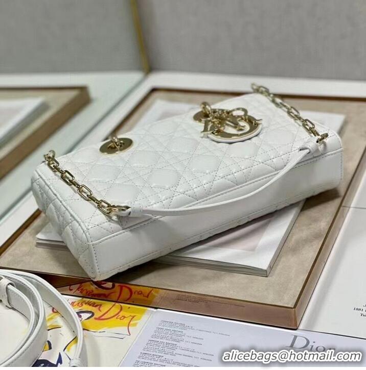 Market Sells MEDIUM LADY DIOR BAG Cannage Lambskin C2820 White