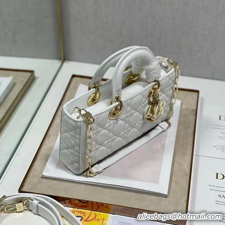 Market Sells MEDIUM LADY DIOR BAG Cannage Lambskin C2820 White