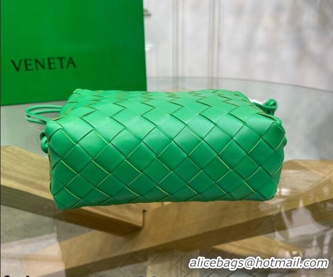 Famous Brand Bottega Veneta Mini Loop Crossbody Bag Parakeet BV0531 Green