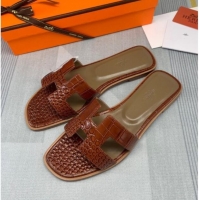 Sumptuous Hermes Oran Crocodile Embossed Leather Flat Slide Sandals 0216132 Brown