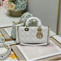 Market Sells MEDIUM LADY DIOR BAG Cannage Lambskin C2820 White