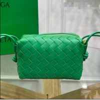 Famous Brand Bottega Veneta Mini Loop Crossbody Bag Parakeet BV0531 Green