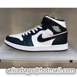 Stylish Nike Air Jordan AJ1 Mid-top Sneakers Black/White 112365