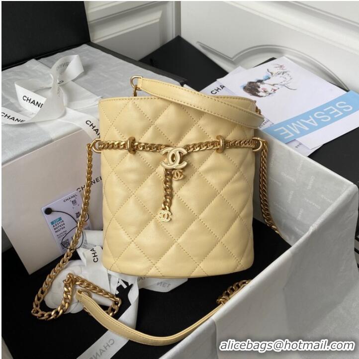 Stylish Chanel Drawstring Bag & Gold Metal AS3116 yellow