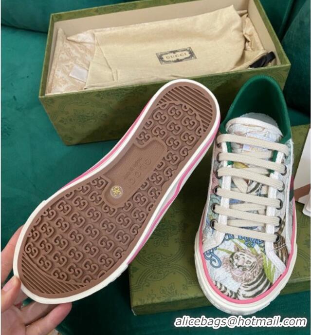 Sophisticated Gucci Women's Tennis 1977 Tiger Print Canvas Sneakers 030568