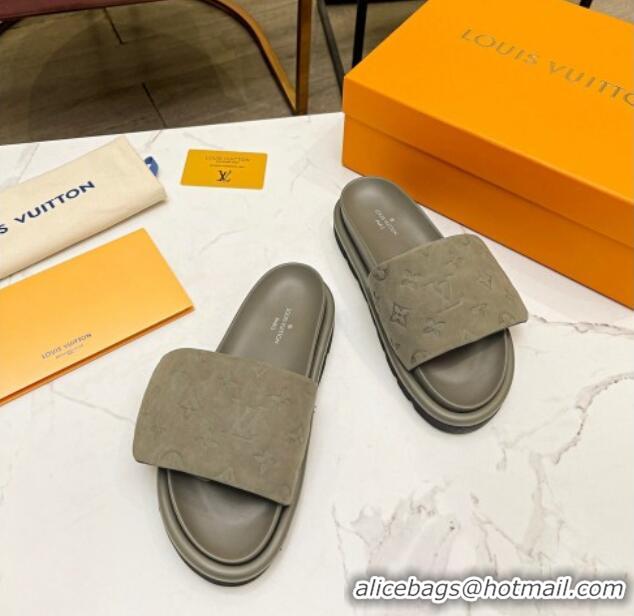 Stylish Louis Vuitton Pool Pillow Comfort Monogram Suede Slide Sandals Khaki Grey 032345