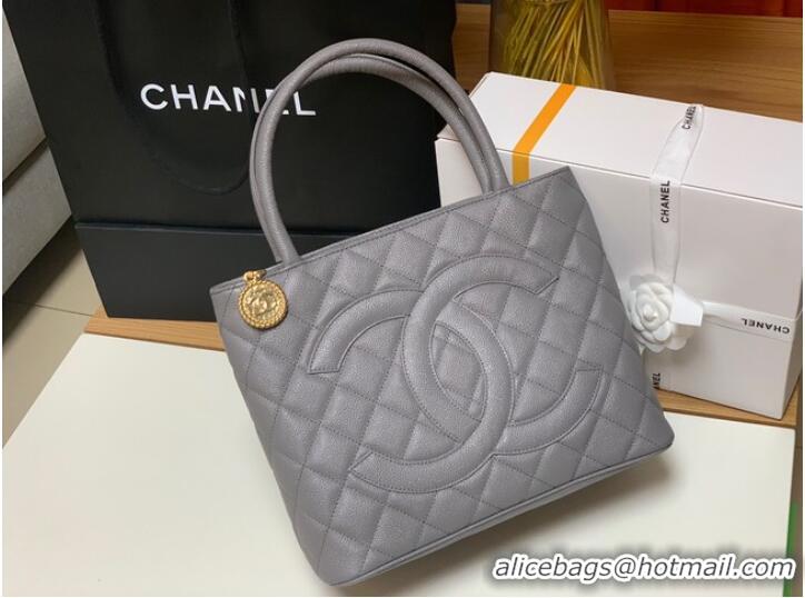 Shop Grade Chanel Tote Bag Grained Calfskin&Gold-Tone Metal AS1804 gray