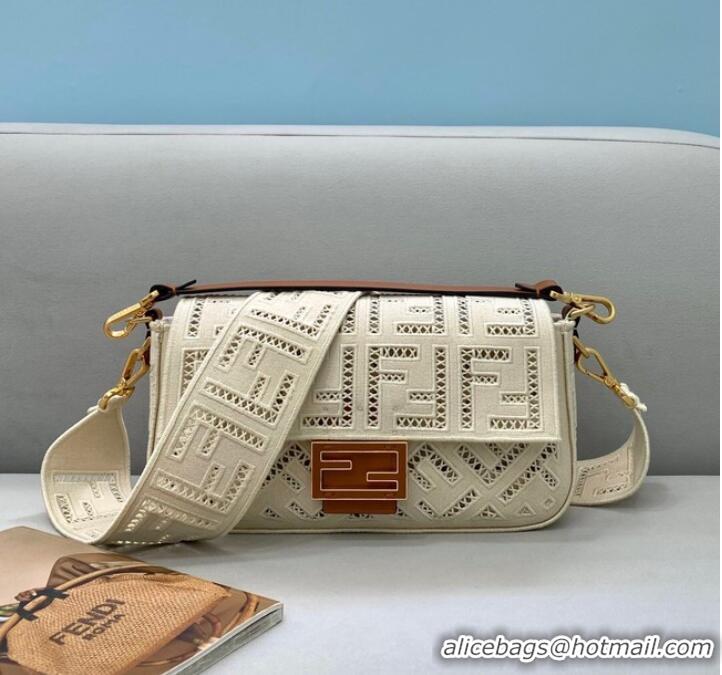 Famous Brand Fendi Baguette leather bag 8BR600A White