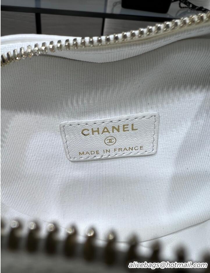 Top Quality Chanel 2022S Love Heart mini Lambskin Crossbody Chain Bag AO2784 White