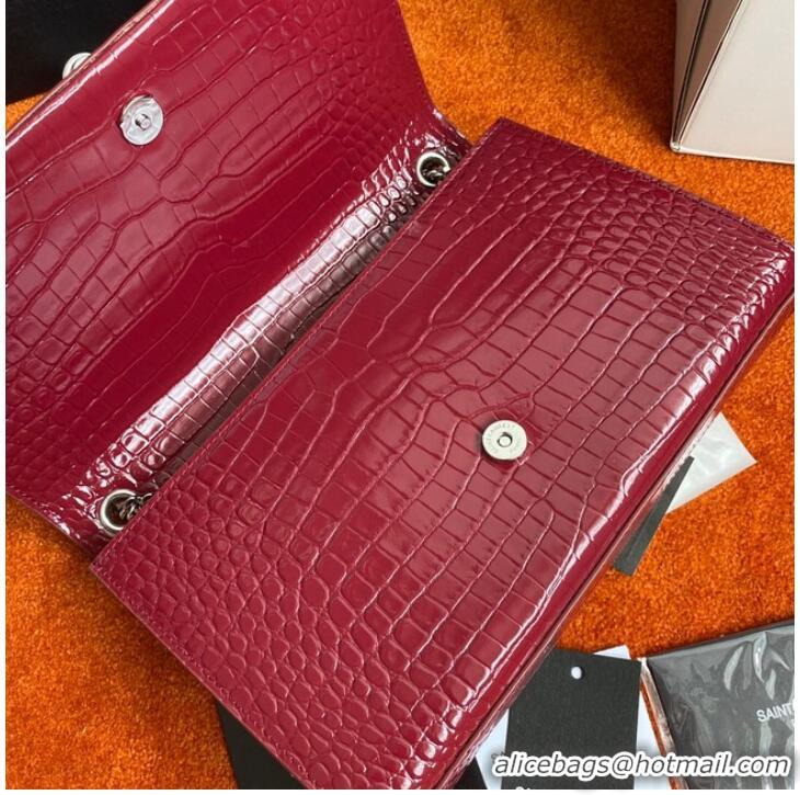 Low Cost Yves Saint Laurent KATE CHAIN WALLET WITH TASSEL IN CROCODILE-EMBOSSED SHINY LEATHER 452159 Burgundy