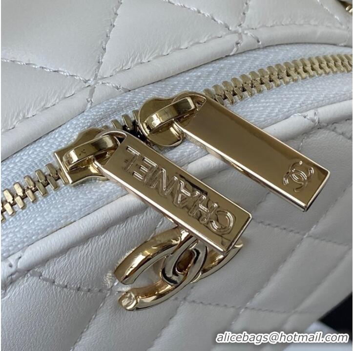 Famous Brand Chanel lambskin top handle bag AP27301 white