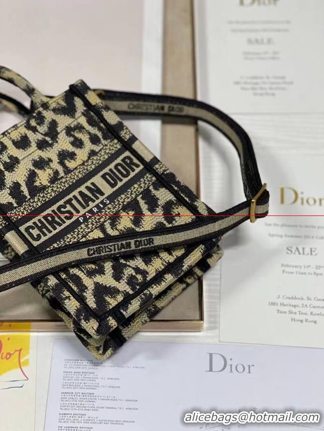 Stylish DIOR SMALL BOBBY BAG Embroidery C9002-1