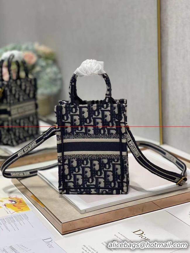 Pretty Style DIOR SMALL BOBBY BAG Embroidery C9002-3