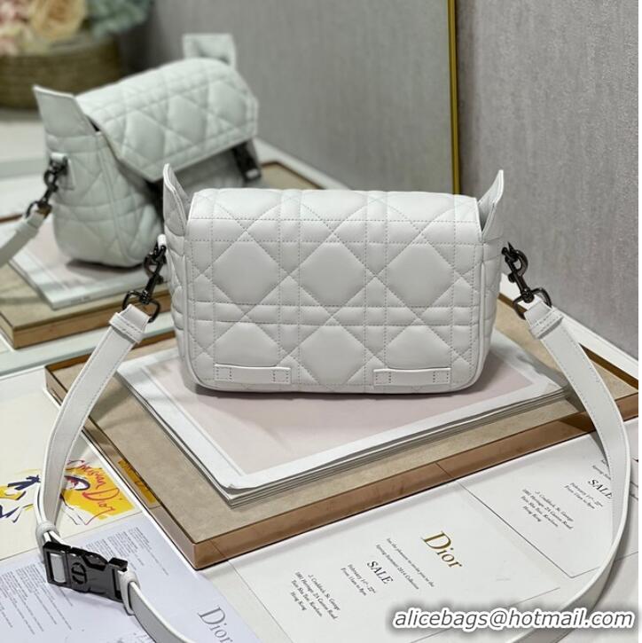 Luxurious DIOR BOBBY BAG leather 6619 white