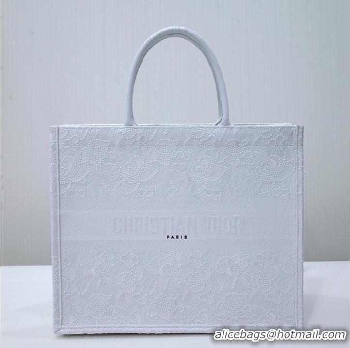 Luxury Cheap DIOR BOOK TOTE Embroidery C1286-33 white