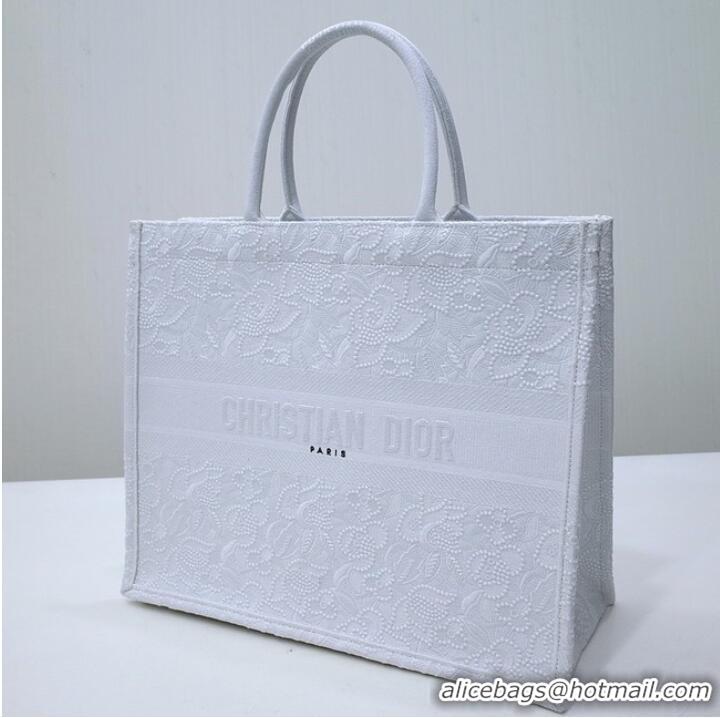 Luxury Cheap DIOR BOOK TOTE Embroidery C1286-33 white