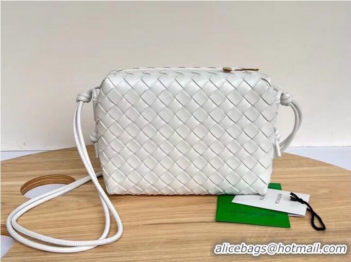 Pretty Style Bottega Veneta Medium intrecciato leather cross-body bag 680256 White